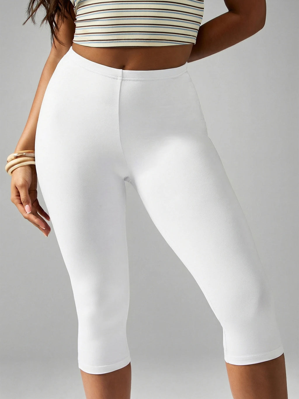 High-Waist Compression Capri Leggings – Premium Stretch Knit Workout Pants