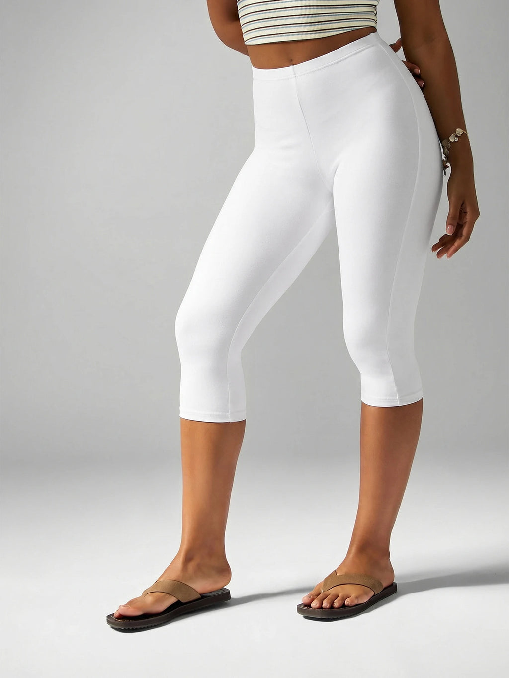 High-Waist Compression Capri Leggings – Premium Stretch Knit Workout Pants