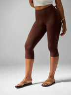 High-Waist Compression Capri Leggings – Premium Stretch Knit Workout Pants