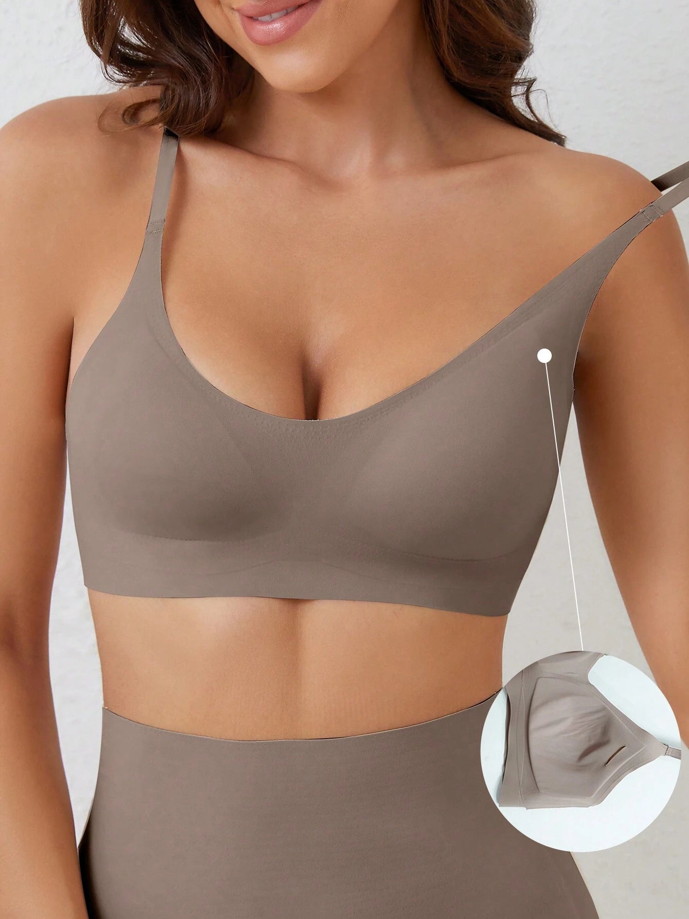 Seamless Push-Up Backless Bralette | Minimalist Crop Bra | Comfortable Everyday Wear