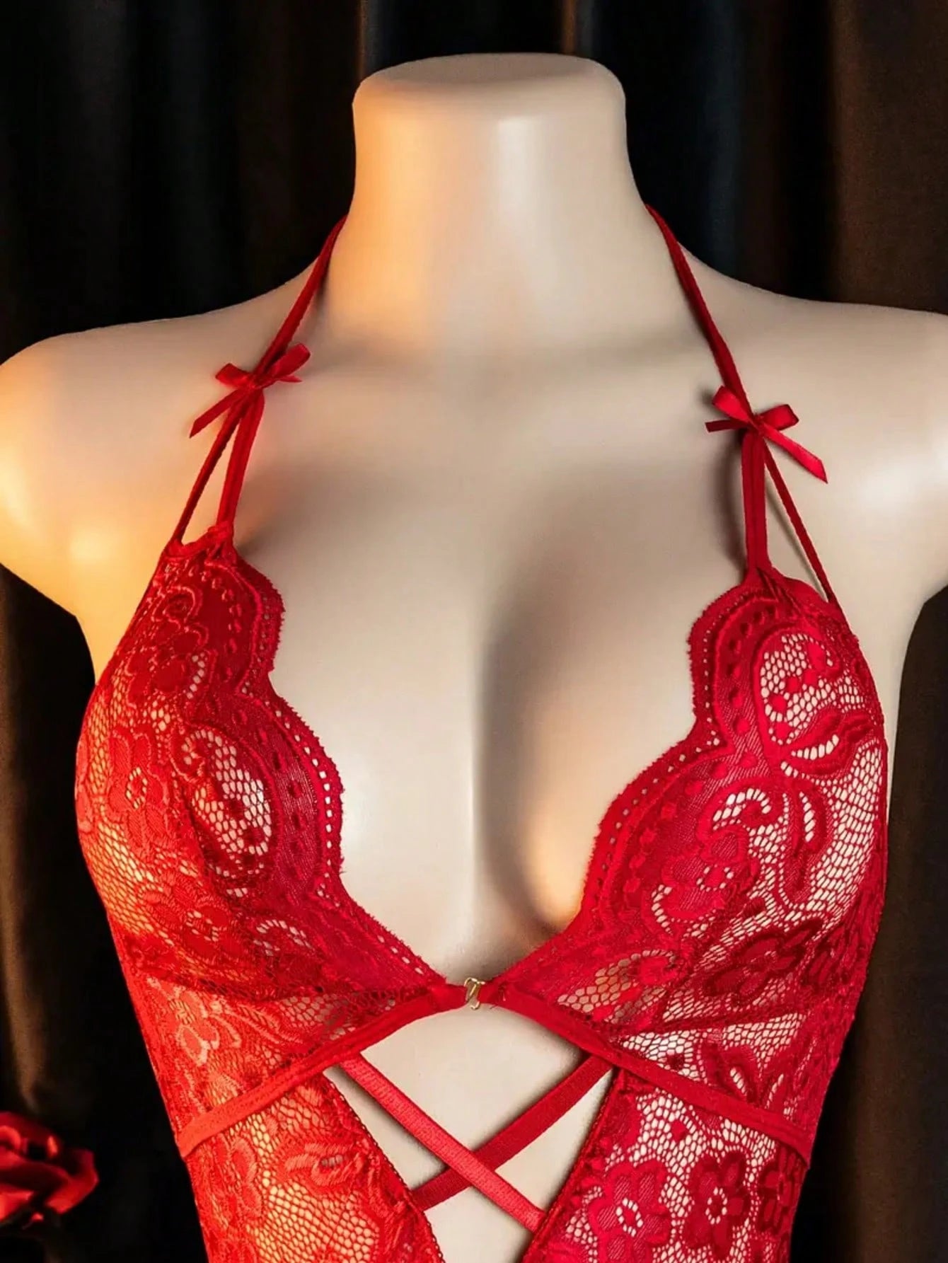 Elegant Lace Bodysuit for Women with Modern Open Detail