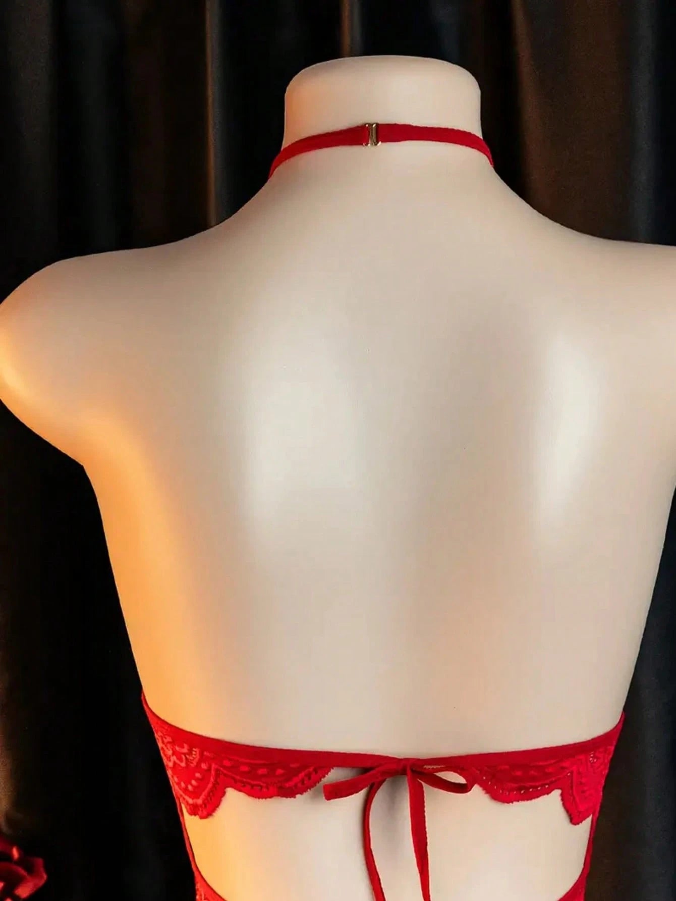 Elegant Lace Bodysuit for Women with Modern Open Detail